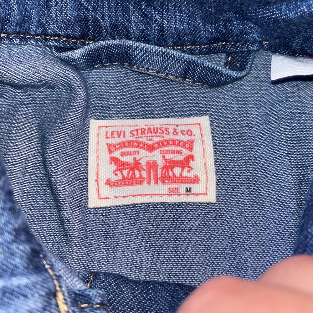 Women’s Levi’s Collared Button Down Denim Romper - Picture 6 of 9